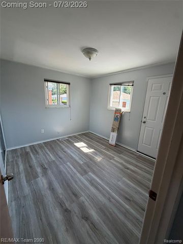 5902 N Lafayette Street, Dearborn Heights, MI 48127