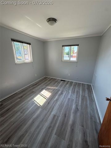 5902 N Lafayette Street, Dearborn Heights, MI 48127