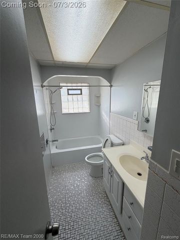 5902 N Lafayette Street, Dearborn Heights, MI 48127