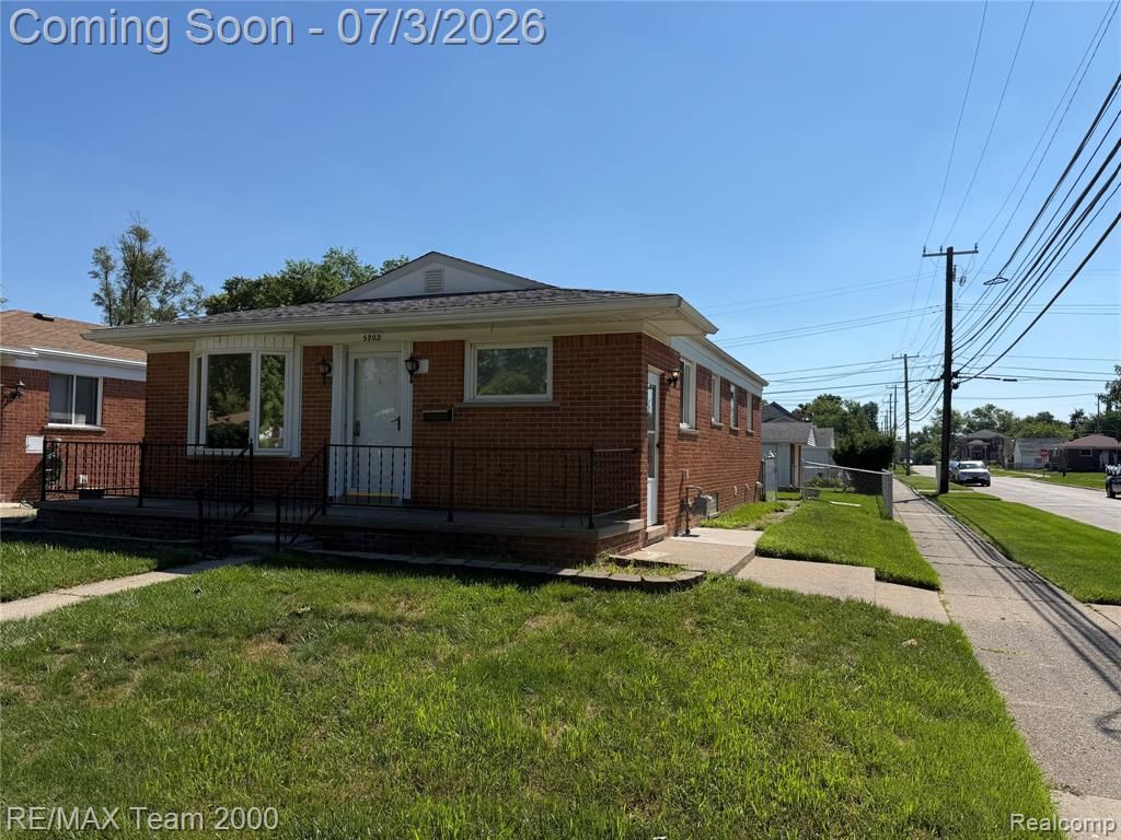 5902 N Lafayette Street, Dearborn Heights, MI 48127