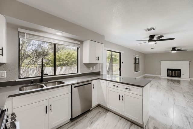 1612 Hermitage Drive, Round Rock, TX 78681