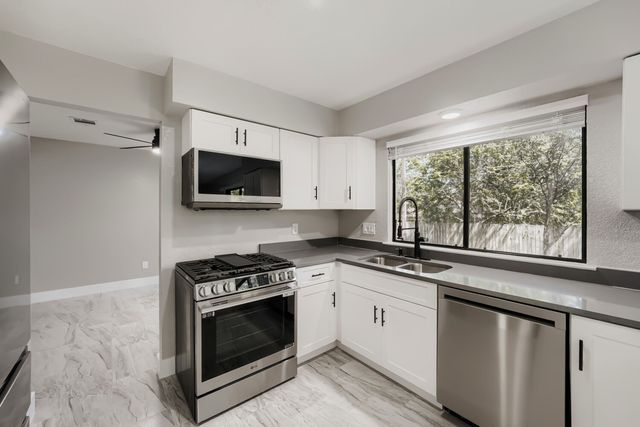 1612 Hermitage Drive, Round Rock, TX 78681