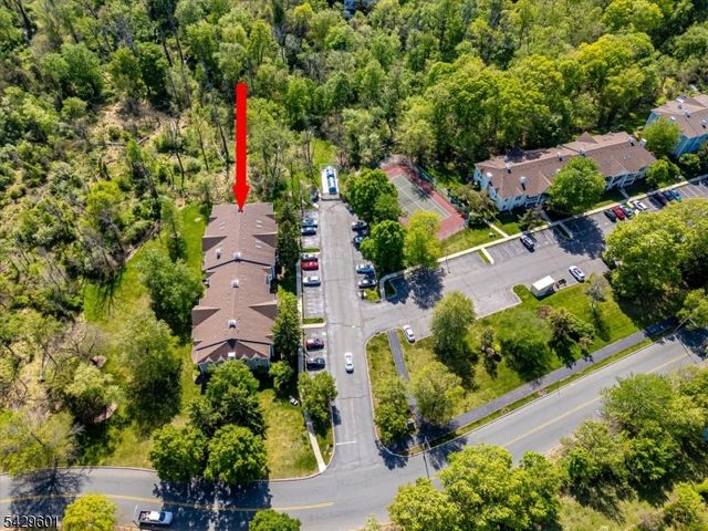 31 Rachel Ct, Franklin Twp., NJ 08823