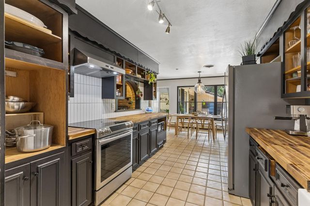 103 W Mimosa CIR, San Marcos, TX 78666