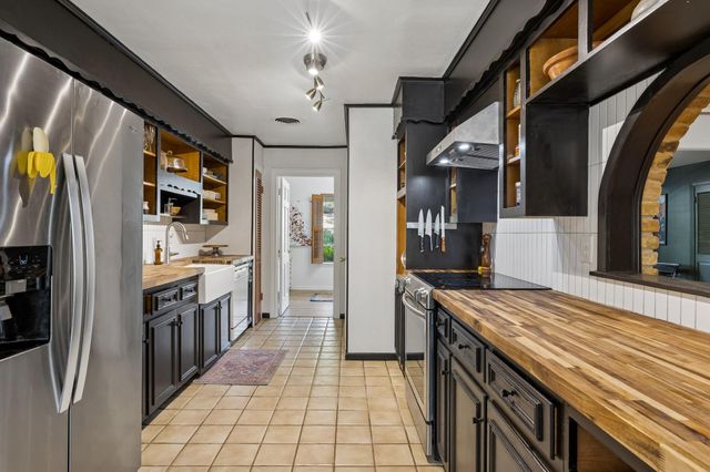 103 W Mimosa CIR, San Marcos, TX 78666