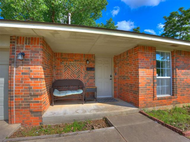 720 NW 8th Street, Moore, OK 73160