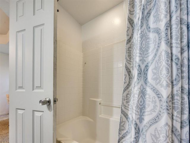 720 NW 8th Street, Moore, OK 73160