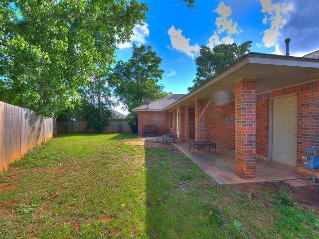 720 NW 8th Street, Moore, OK 73160