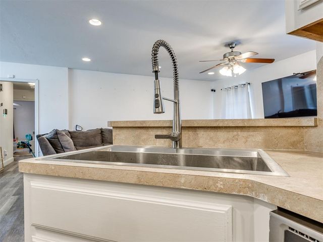 720 NW 8th Street, Moore, OK 73160