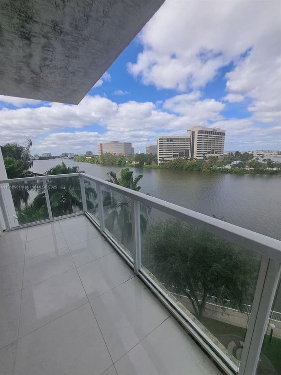 5085 NW 7th St 602, Miami, FL 33126