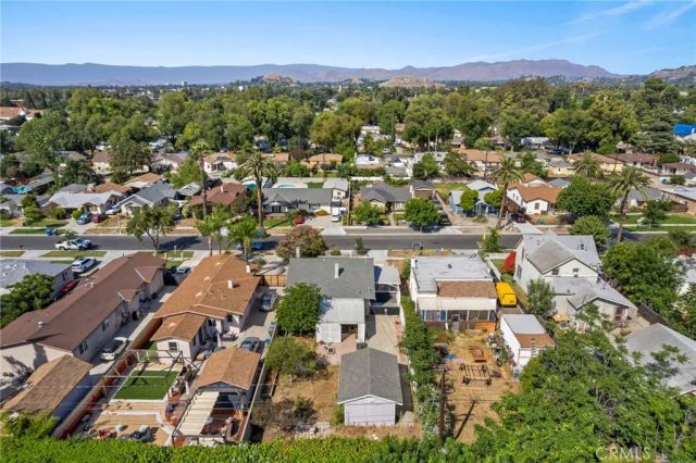3658 Hoover Street, Riverside, CA 92504