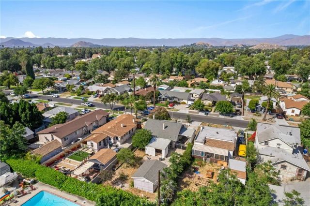 3658 Hoover Street, Riverside, CA 92504
