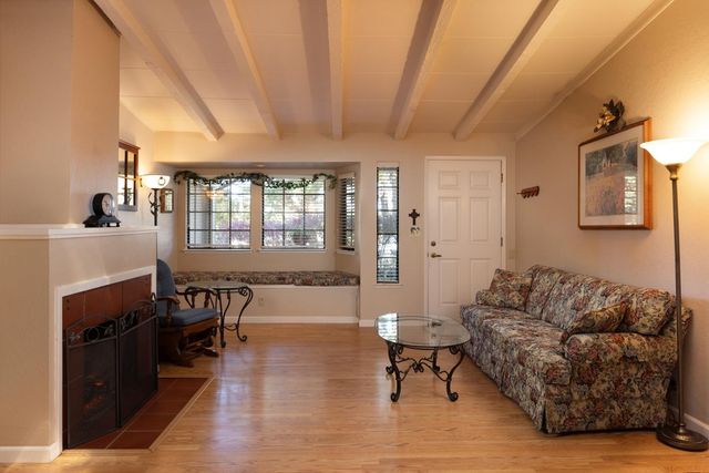 1103 Kenet Place, Pacific Grove, CA 93950