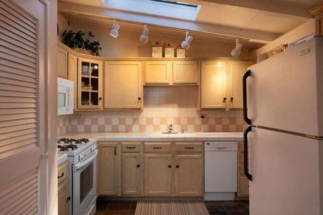 1103 Kenet Place, Pacific Grove, CA 93950