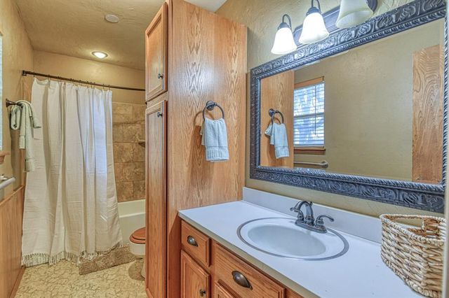 6413 S Dewey Avenue, Oklahoma City, OK 73139