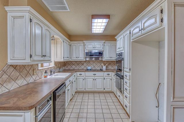 6413 S Dewey Avenue, Oklahoma City, OK 73139