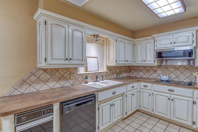 6413 S Dewey Avenue, Oklahoma City, OK 73139