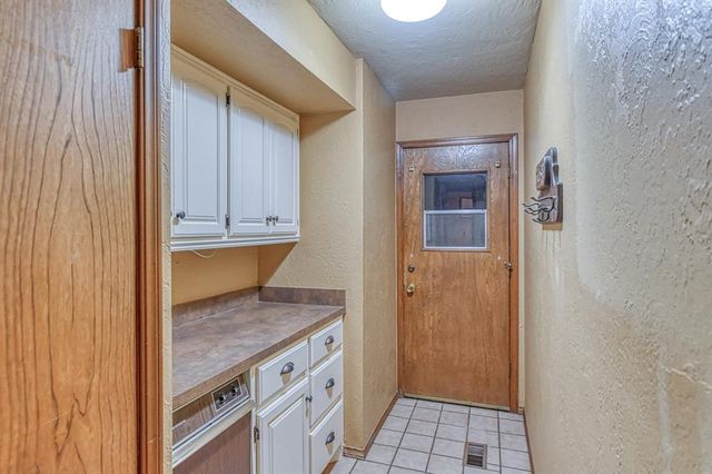 6413 S Dewey Avenue, Oklahoma City, OK 73139