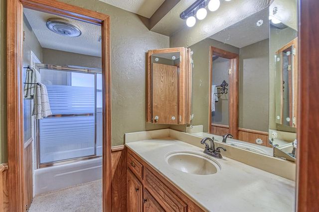 6413 S Dewey Avenue, Oklahoma City, OK 73139