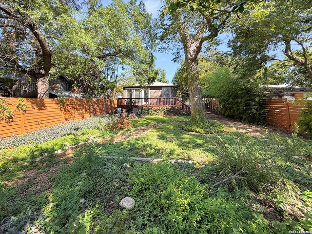 608 E MISTLETOE AVE, San Antonio, TX 78212