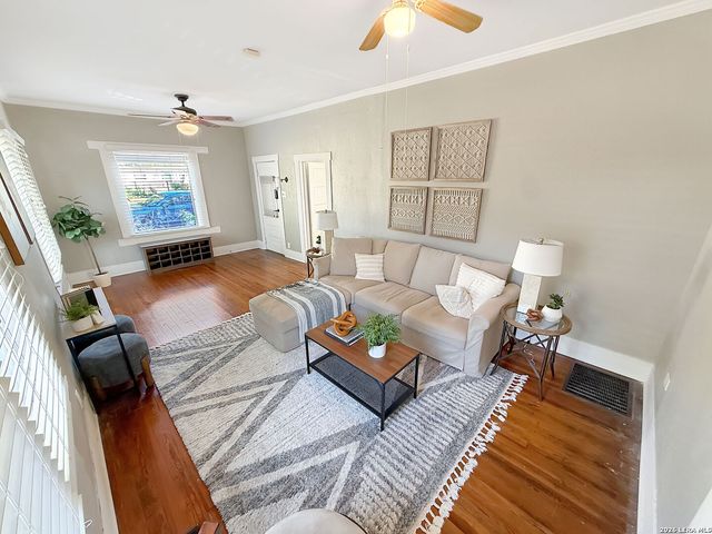 608 E MISTLETOE AVE, San Antonio, TX 78212