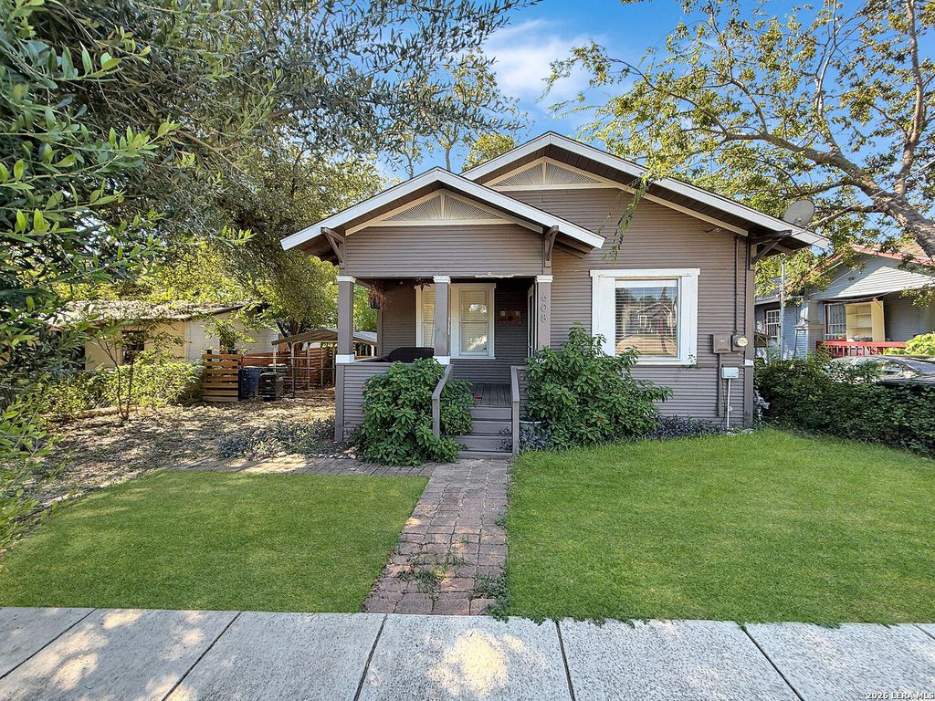 608 E MISTLETOE AVE, San Antonio, TX 78212