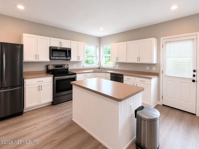 647 SUNNY STROLL Drive, Middleburg, FL 32068