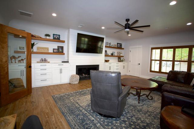 2515 W Avenue J, San Angelo, TX 76901