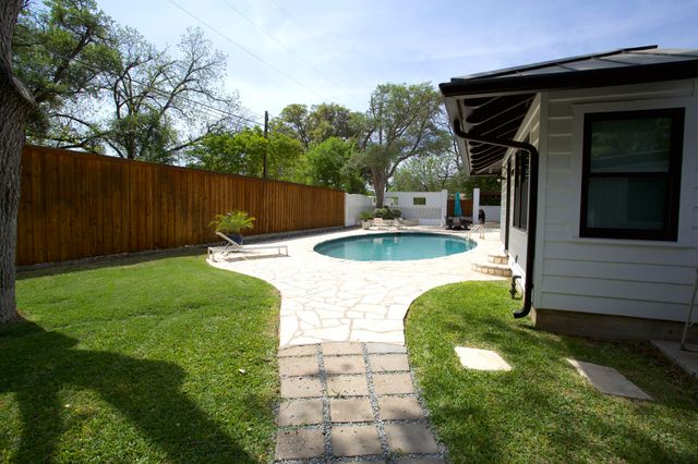 2515 W Avenue J, San Angelo, TX 76901