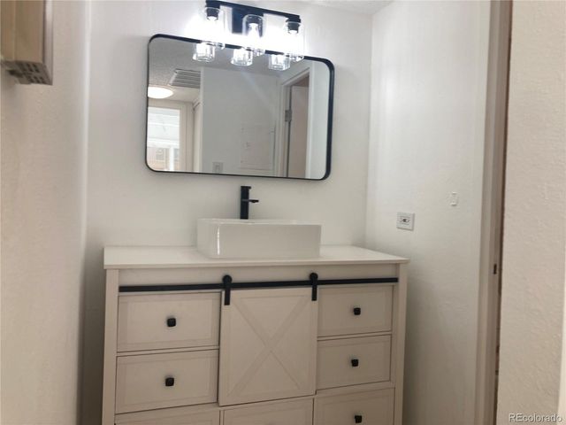 8060 E Girard Ave 805, Denver, CO 80231