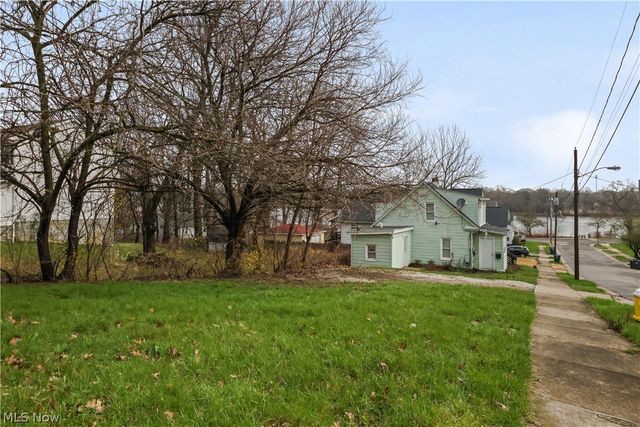 529 Bina Avenue, Akron, OH 44314