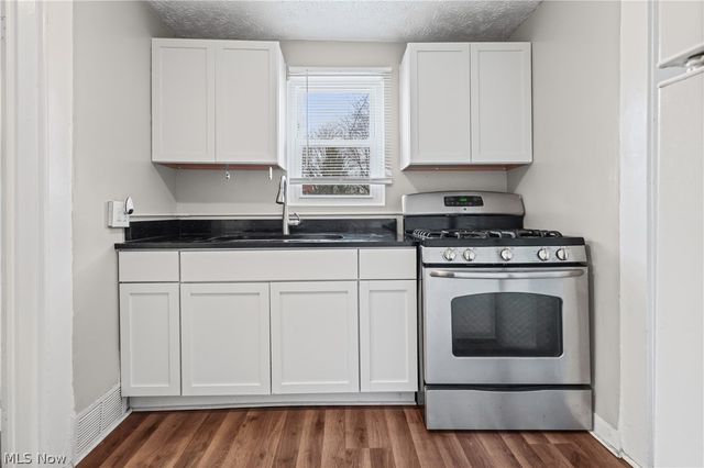 529 Bina Avenue, Akron, OH 44314