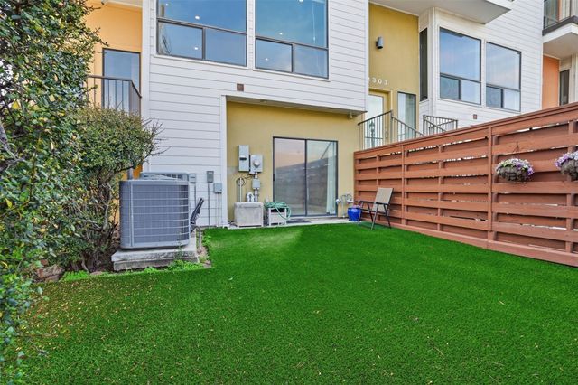 2301 Crawford Street, Houston, TX 77004