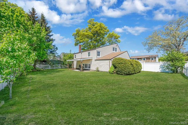 508 Davis Street, North Babylon, NY 11703