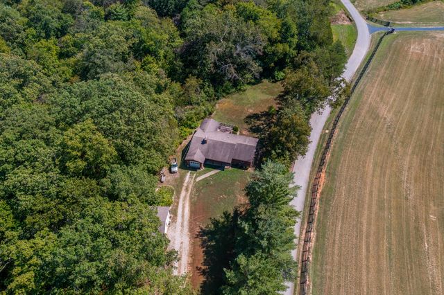 398 Pine Ridge Road, Winchester, KY 40391