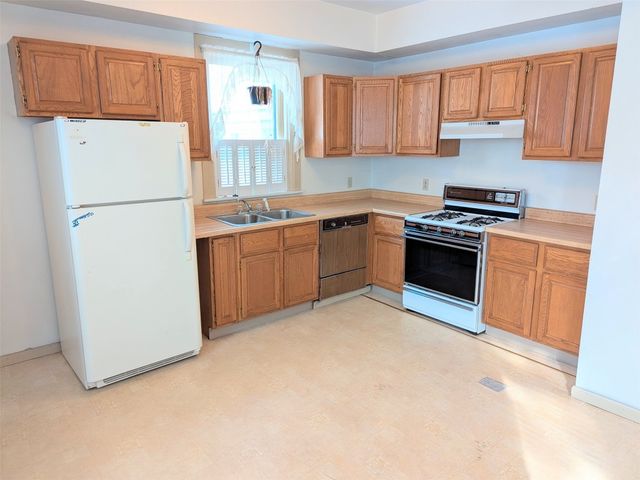 631 PARADE Street, Erie, PA 16503