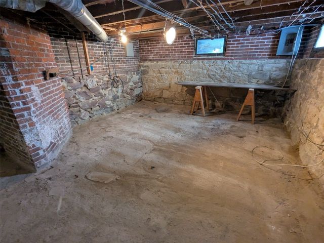 631 PARADE Street, Erie, PA 16503