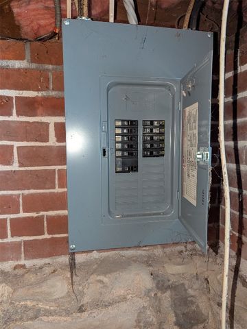 631 PARADE Street, Erie, PA 16503