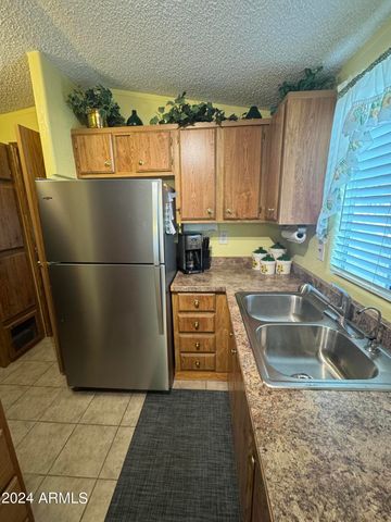 1541 W Yurok Circle, Apache Junction, AZ 85119