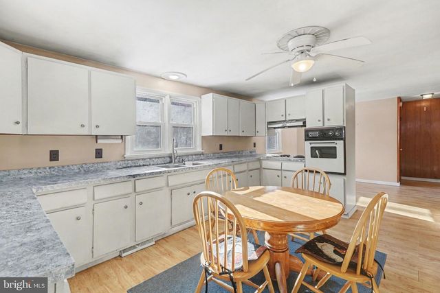 908 RED HILL RD, Dauphin, PA 17018