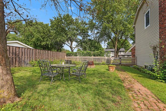 713 Dawes Street, Libertyville, IL 60048