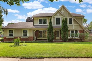 713 Dawes Street, Libertyville, IL 60048