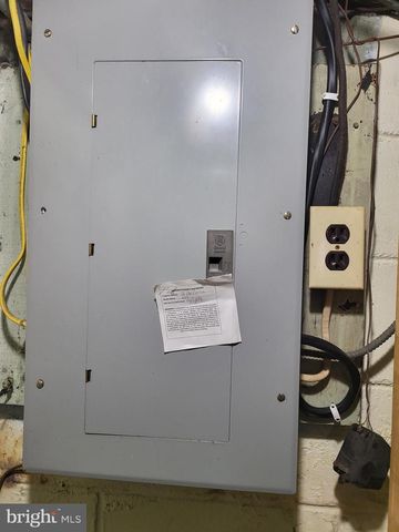 38 CALIFORNIA AVE, Clementon, NJ 08021