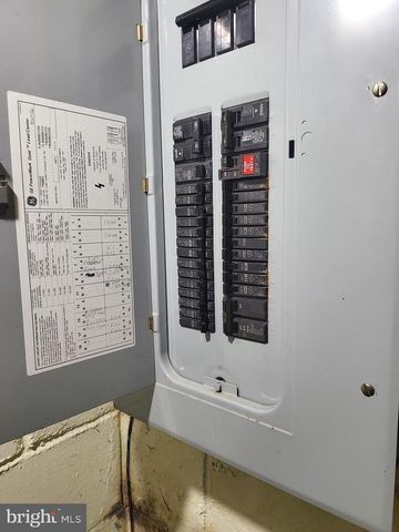 38 CALIFORNIA AVE, Clementon, NJ 08021