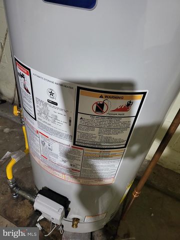 38 CALIFORNIA AVE, Clementon, NJ 08021