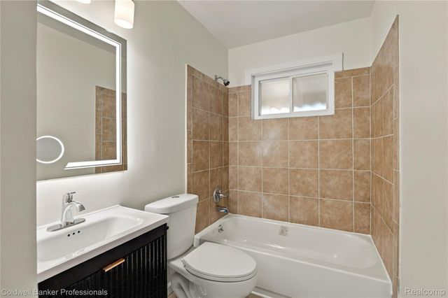 30144 Roan Drive, Warren, MI 48093