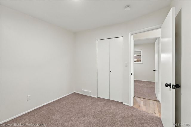 30144 Roan Drive, Warren, MI 48093