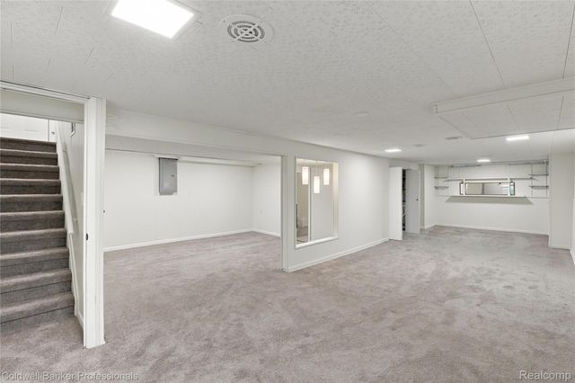 30144 Roan Drive, Warren, MI 48093