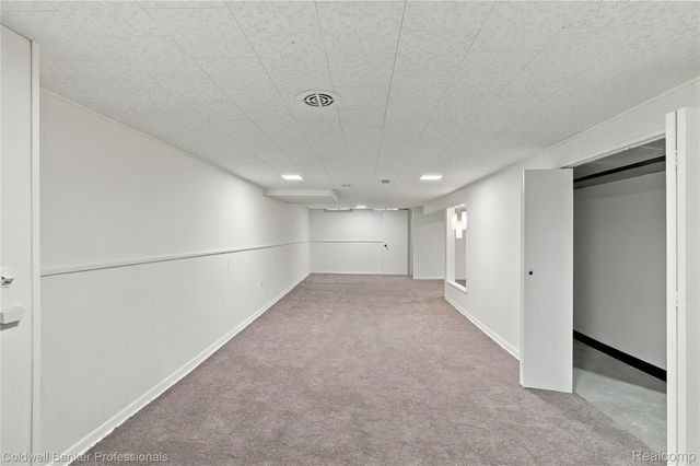30144 Roan Drive, Warren, MI 48093