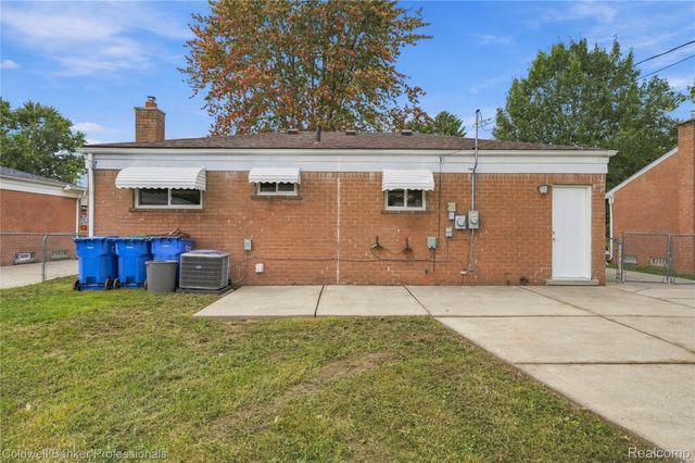 30144 Roan Drive, Warren, MI 48093